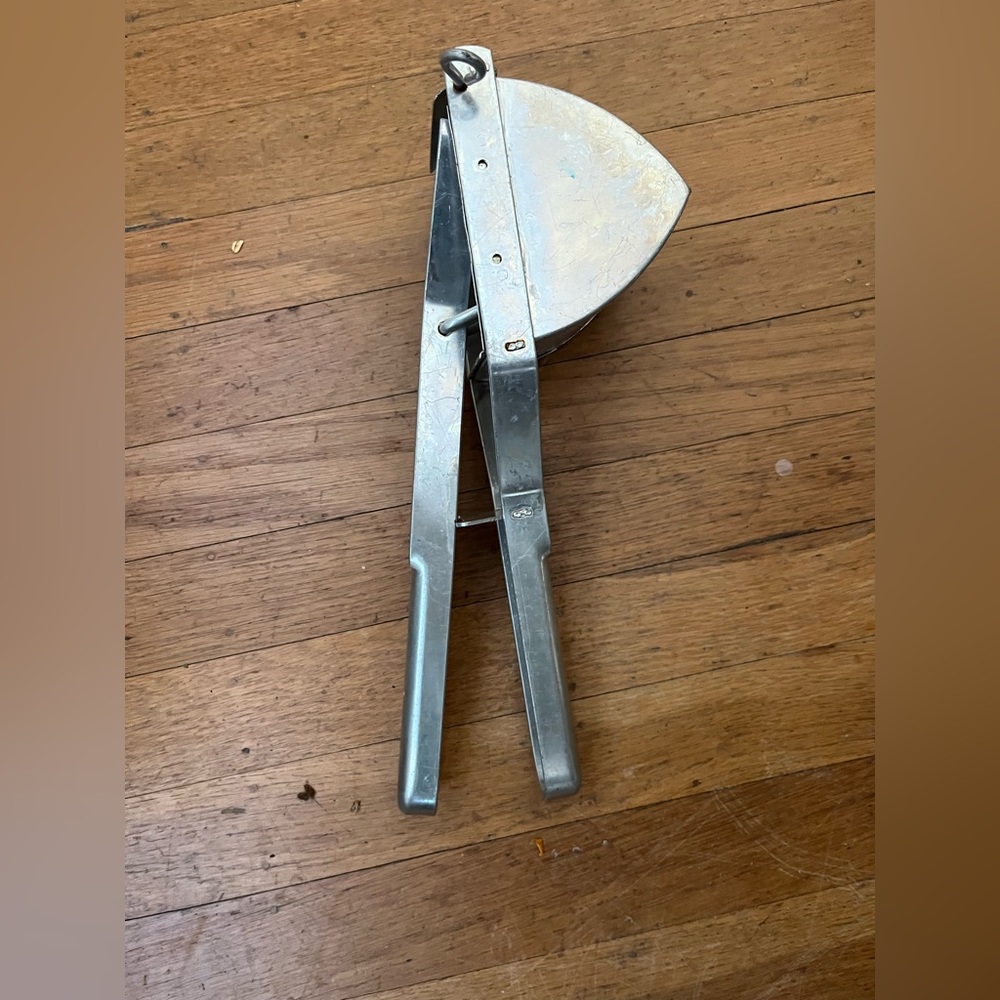 Vegetable ricer
